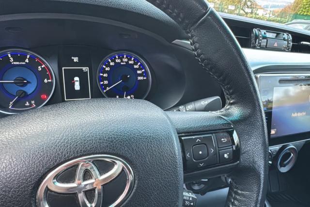 Toyota Hilux image 6