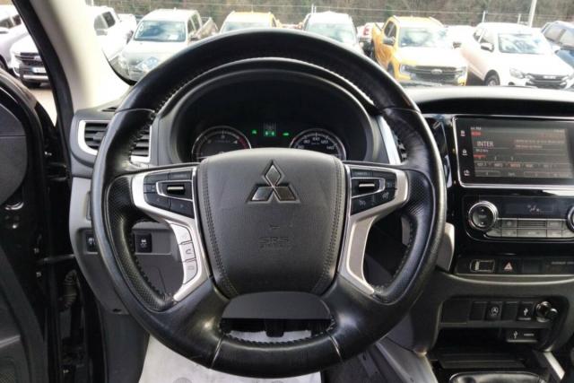 Mitsubishi L200 image 9