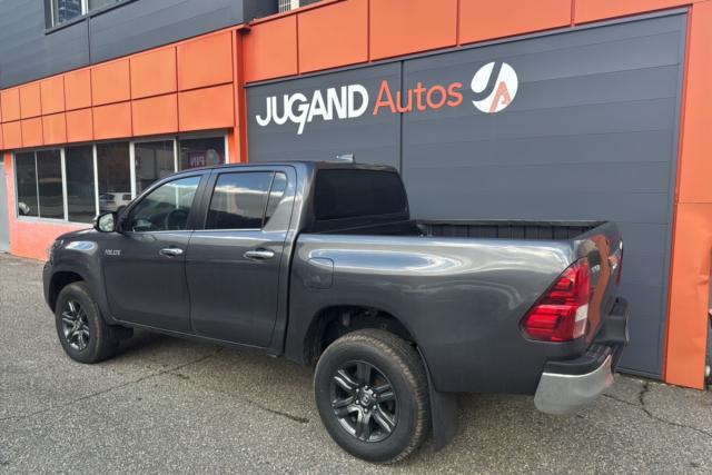 Toyota Hilux image 8