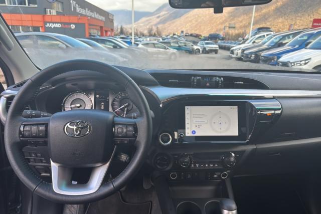 Toyota Hilux image 1