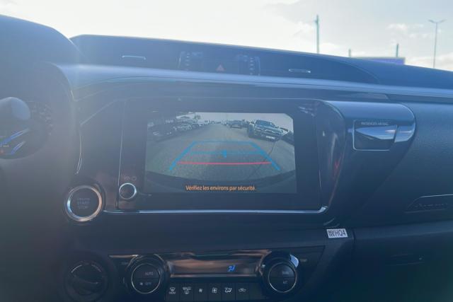 Toyota Hilux image 8