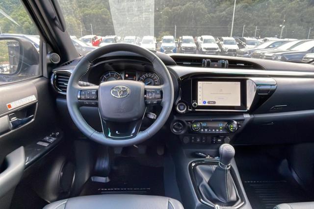 Toyota Hilux image 5