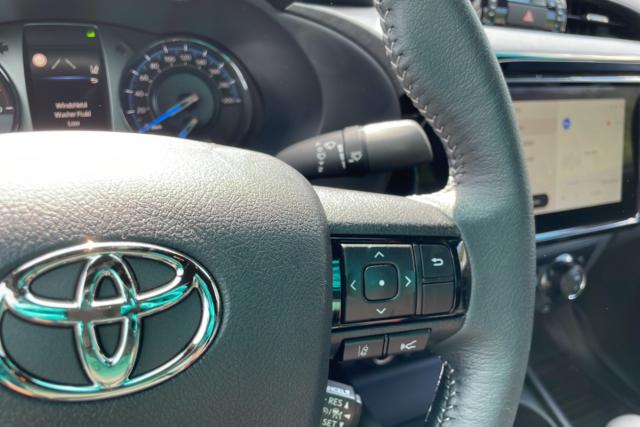 Toyota Hilux image 1