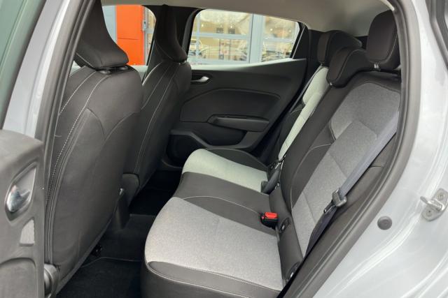 Renault Clio image 9