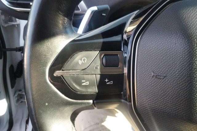 Peugeot 5008 image 1