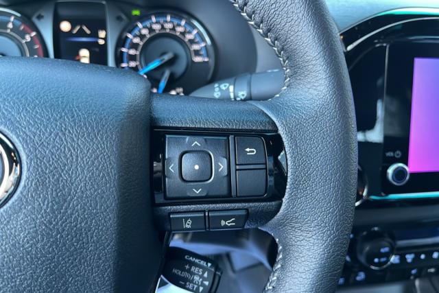 Toyota Hilux image 6