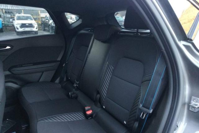 Renault Captur image 2