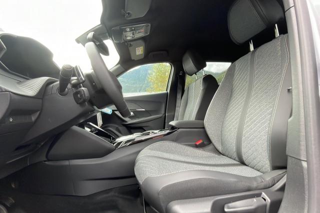 Peugeot 2008 image 6