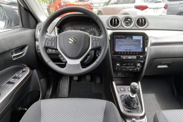 Suzuki Vitara image 9