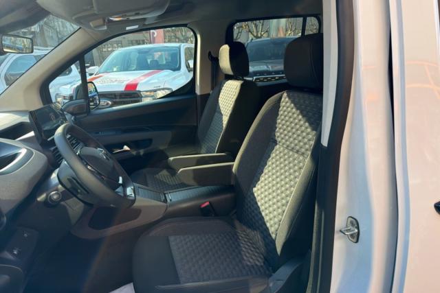 Peugeot Rifter image 9