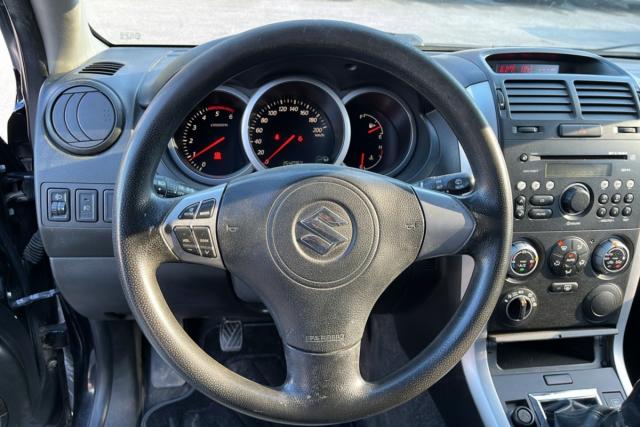 Suzuki Grand Vitara image 8