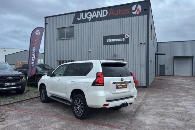 Toyota Land Cruiser image 5