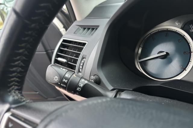 Toyota Land Cruiser image 8