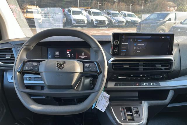 Peugeot Traveller image 9