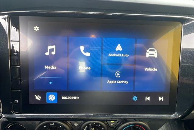 Toyota Hilux image 5