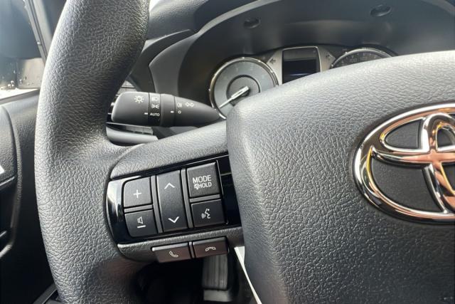Toyota Hilux image 4