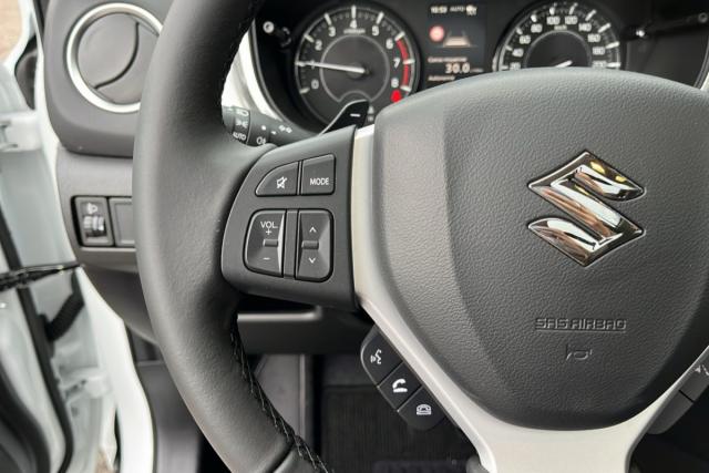 Suzuki Vitara image 2