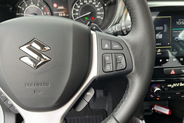 Suzuki Vitara image 8