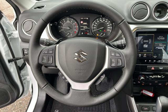 Suzuki Vitara image 1