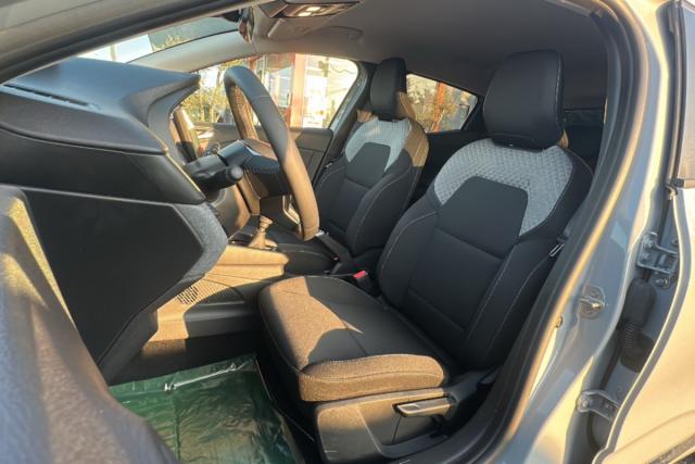 Renault Clio image 8