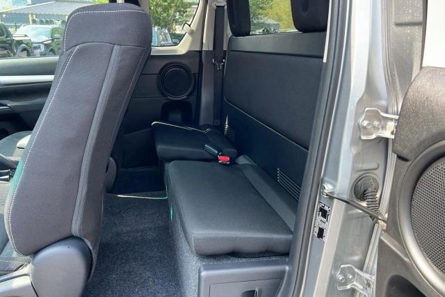 Toyota Hilux image 7