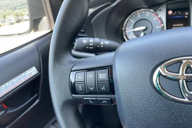 Toyota Hilux image 6
