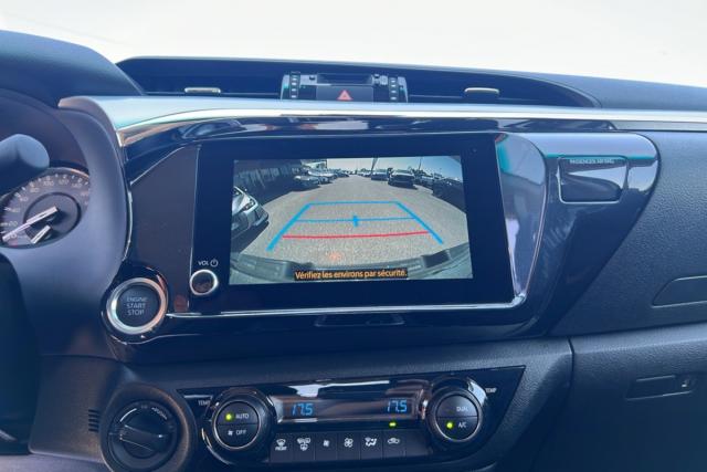 Toyota Hilux image 5