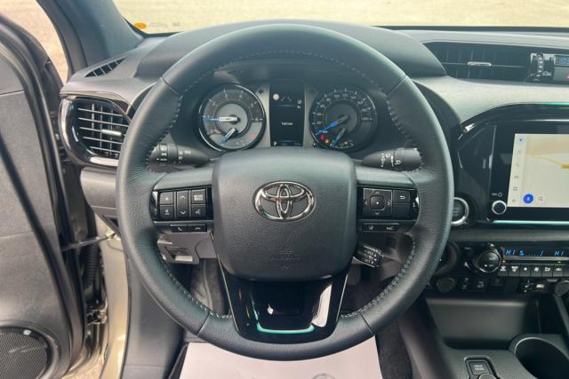 Toyota Hilux image 1