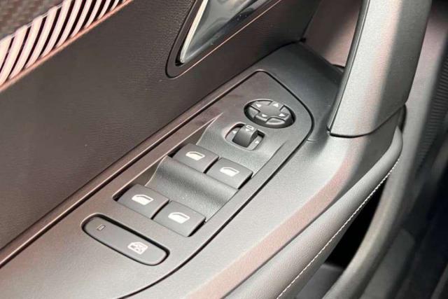 Peugeot 2008 image 1