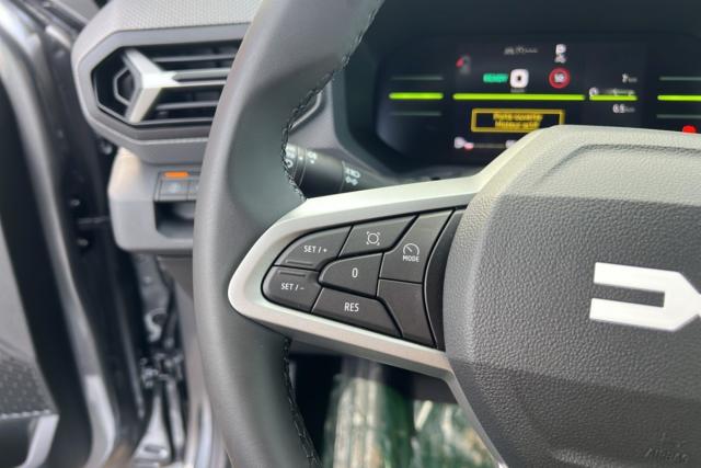 Dacia Duster image 2