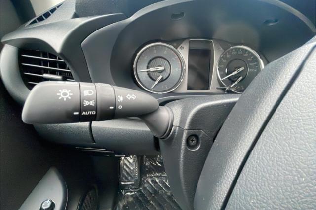 Toyota Hilux image 6