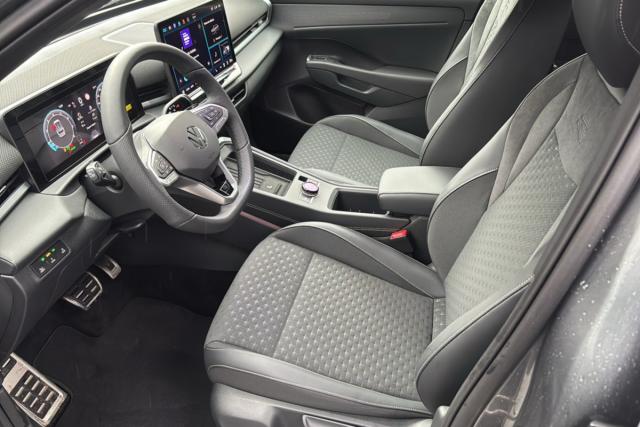 Volkswagen T-Roc image 6