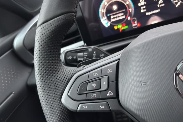 Volkswagen T-Roc image 2