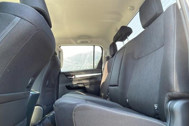 Toyota Hilux image 8