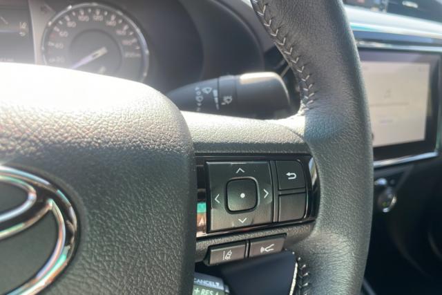 Toyota Hilux image 4