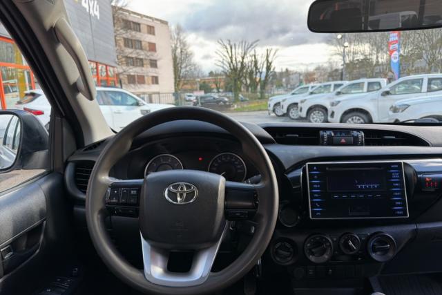 Toyota Hilux image 6