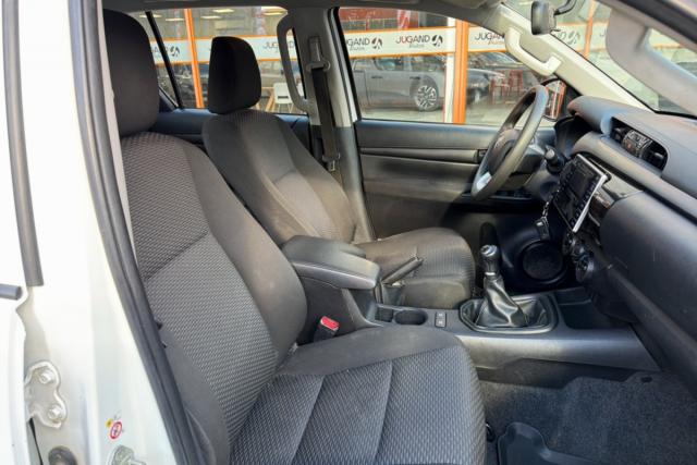 Toyota Hilux image 4