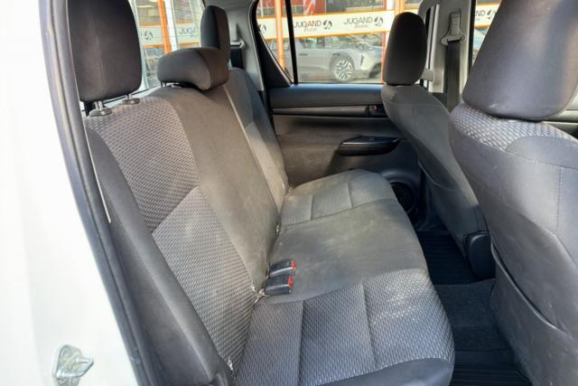 Toyota Hilux image 1