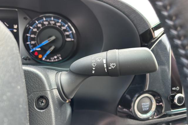 Toyota Hilux image 2