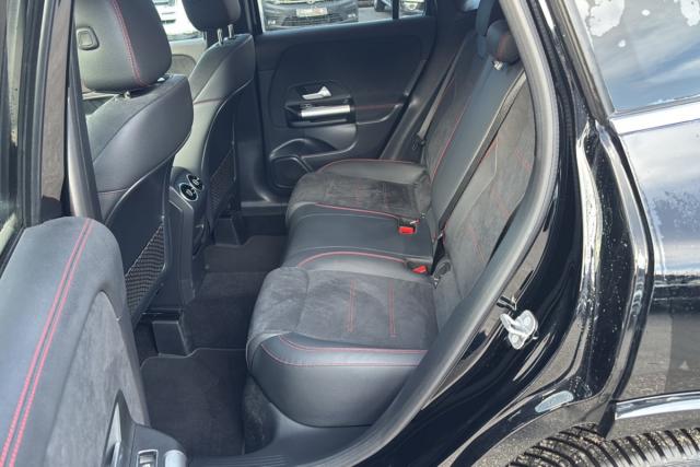 Mercedes Benz Gla image 1