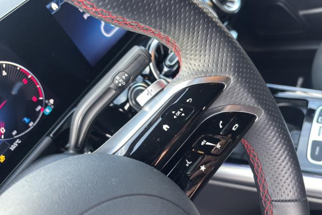 Mercedes Benz Gla image 2