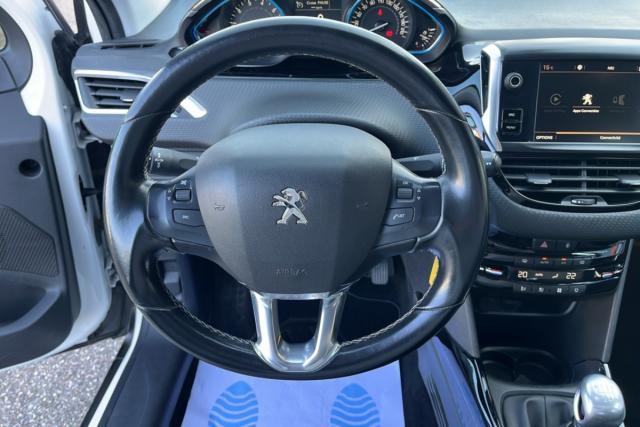 Peugeot 2008 image 1