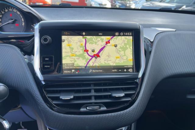 Peugeot 2008 image 3