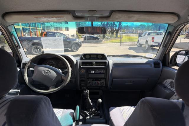 Toyota Land Cruiser image 5