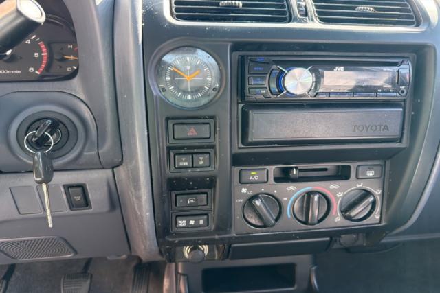 Toyota Land Cruiser image 6