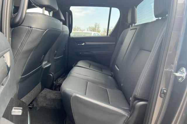 Toyota Hilux image 9