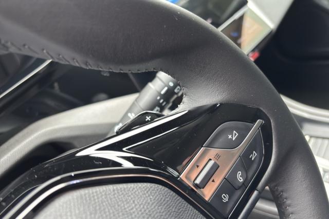 Peugeot 308 image 9