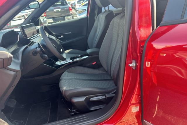 Peugeot 2008 image 7