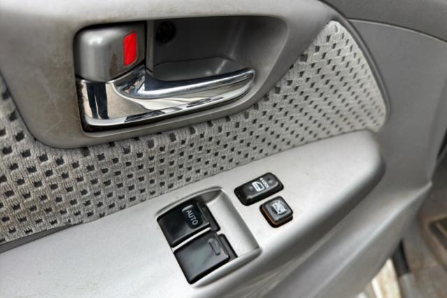 Toyota Hilux image 9