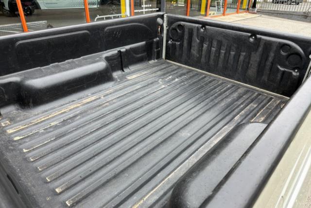 Toyota Hilux image 4